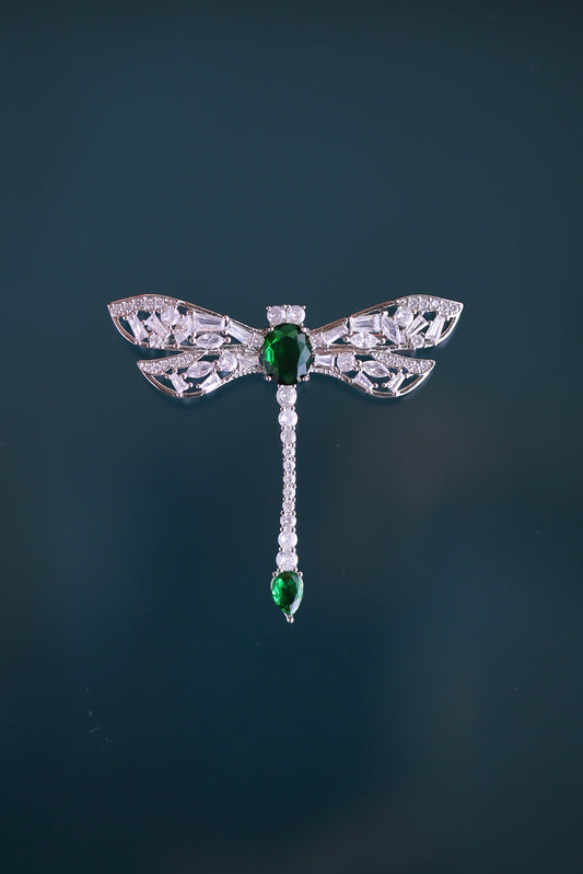 Broche de libélula con zirconio verde